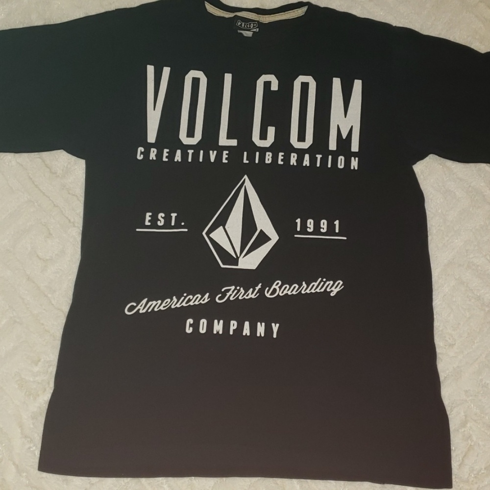 Volcom shirt